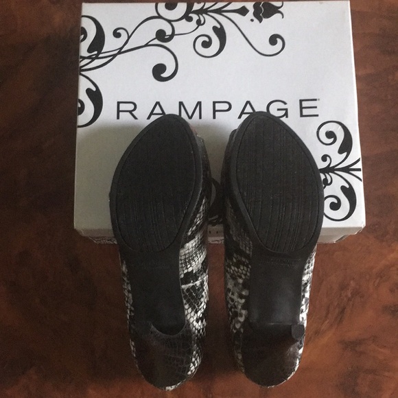 Rampage PeepToe Blk/White Faux Snakeskin Platform - Picture 4 of 8